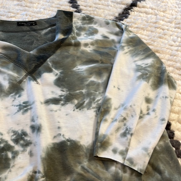 Raw edge ✨Nordstrom Rack✨ fall pullover - Picture 2 of 7